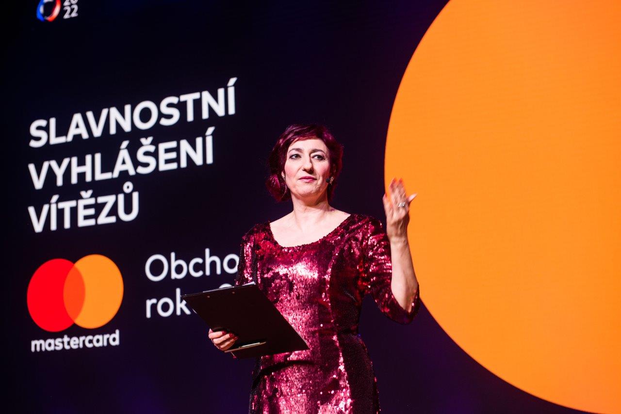 Simona moderuje konferenci Rok změny.