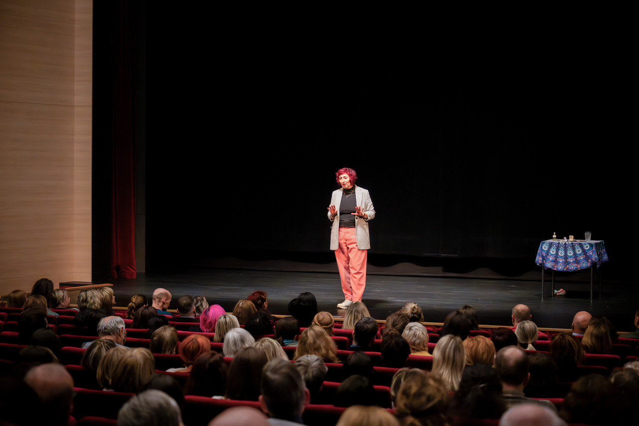 Přednášky | Simona Babčáková | Umění vědomé komuniakce
